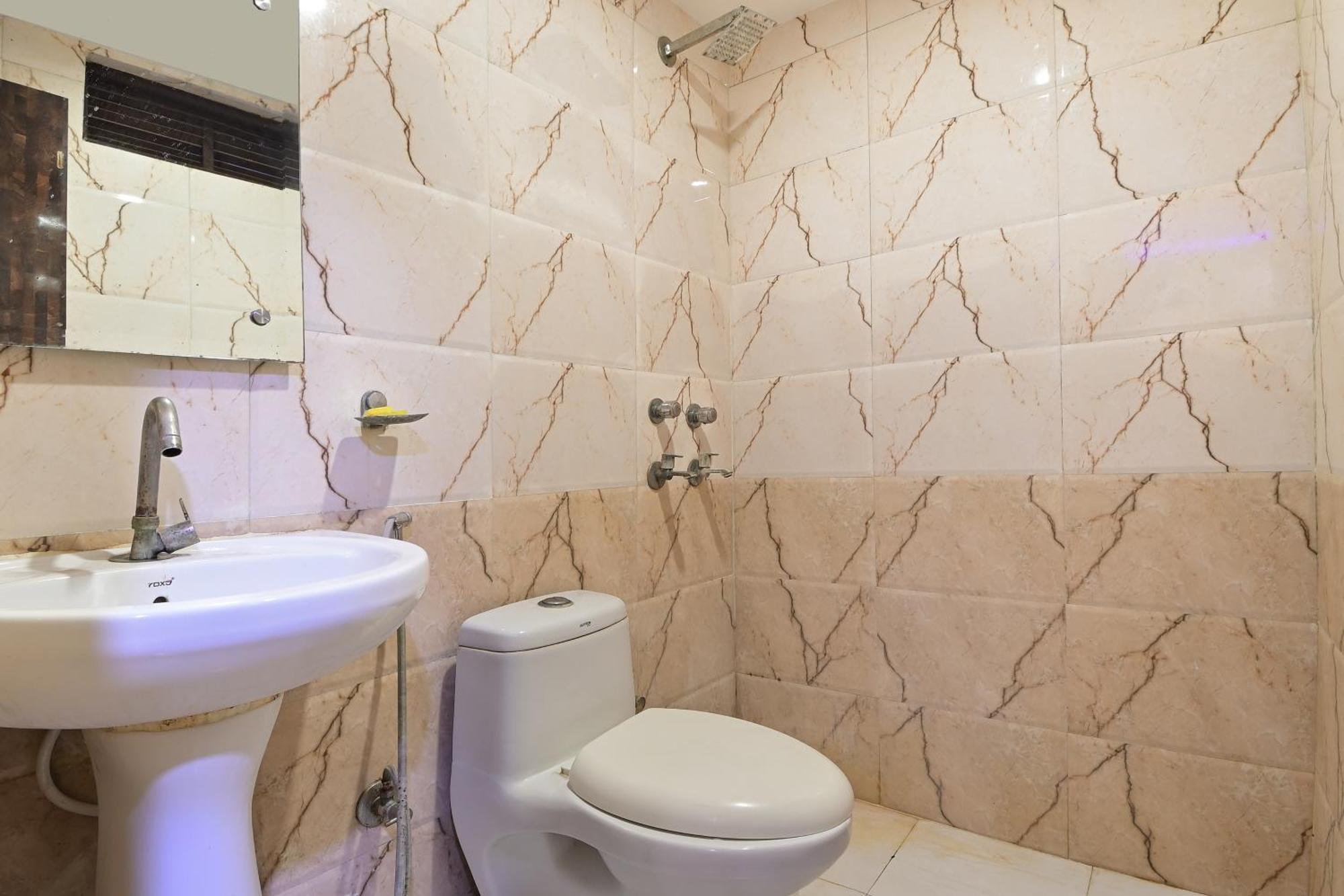 Hotel Glow Inn Paharganj-3 Mins Walk From New Delhi Railway Station Exteriör bild